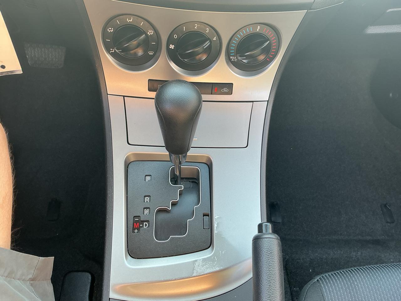 Mazda MAZDA3 i Touring 4-door 2011