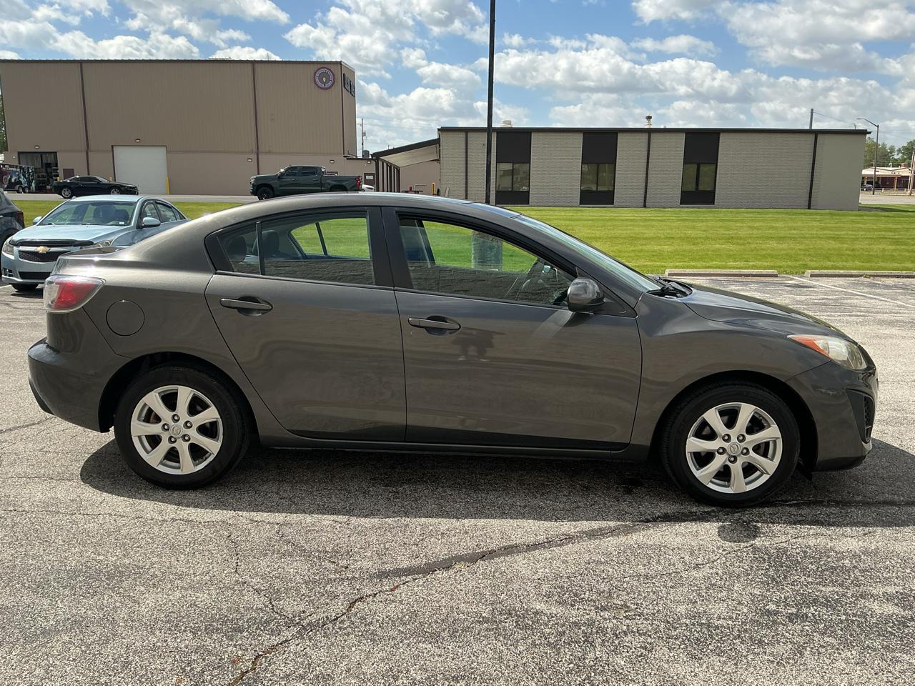 Mazda MAZDA3 i Touring 4-door 2010