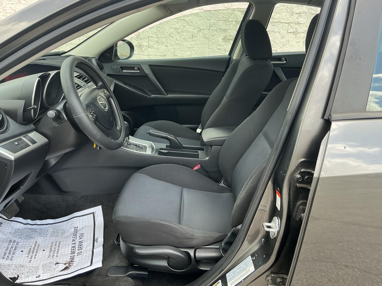 Mazda MAZDA3 i Touring 4-door 2010