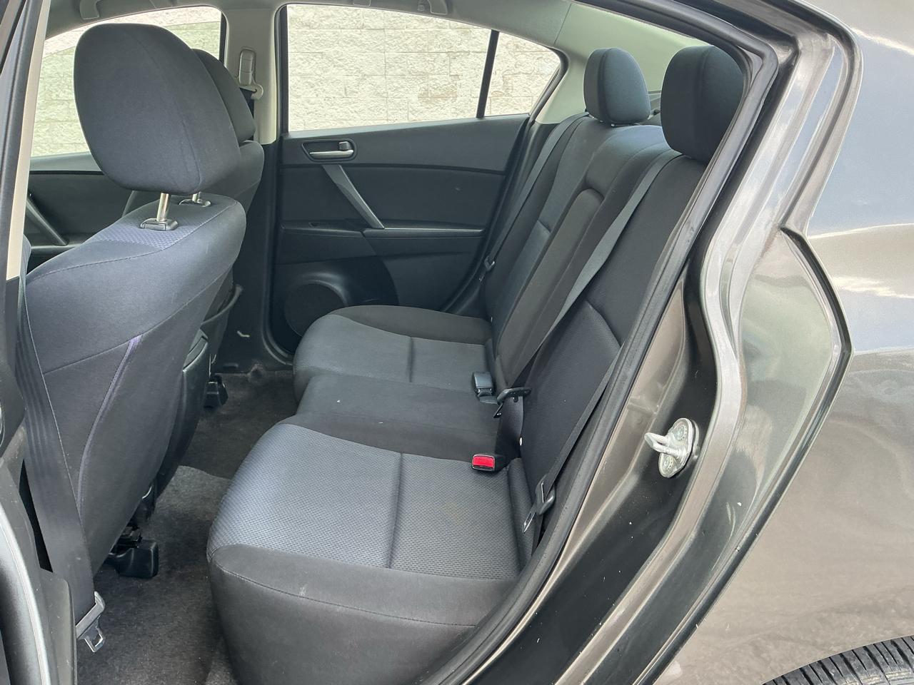 Mazda MAZDA3 i Touring 4-door 2010