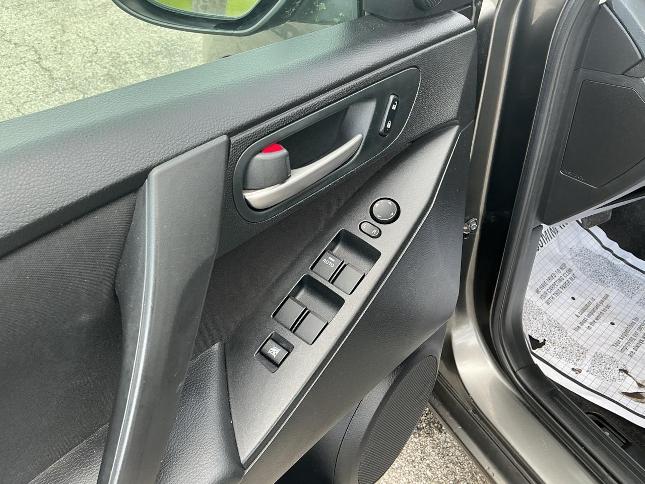 Mazda MAZDA3 i Touring 4-door 2010