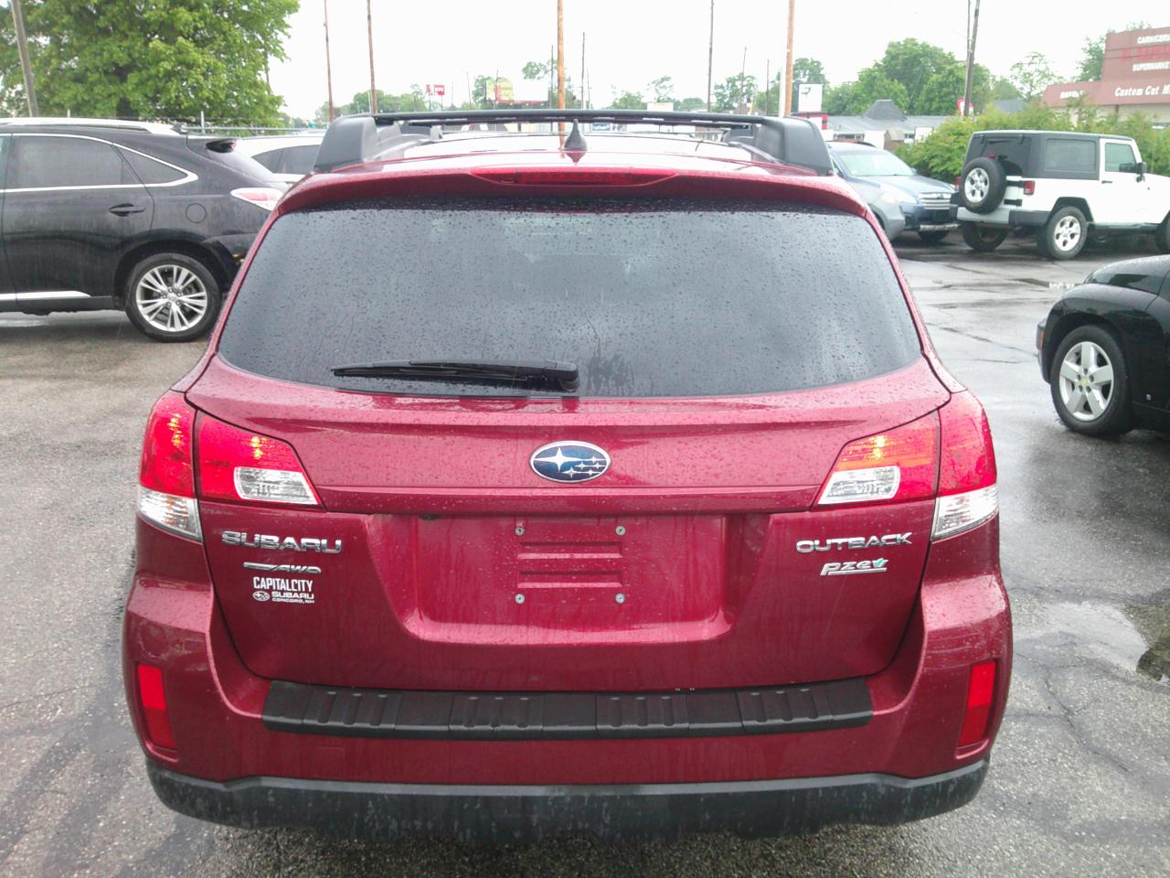 Subaru Outback 2.5i Limited 2011