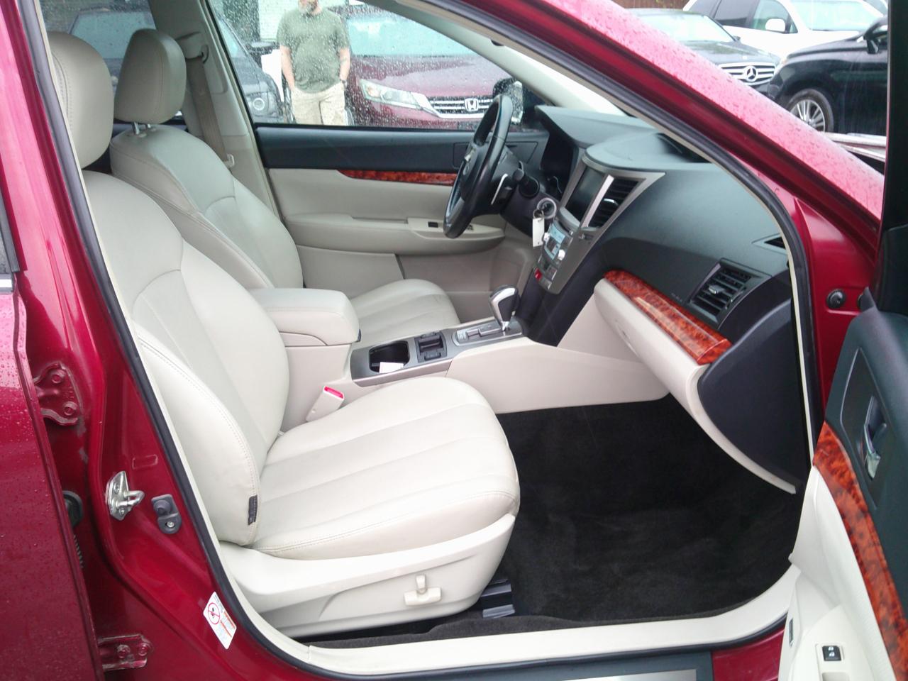 Subaru Outback 2.5i Limited 2011