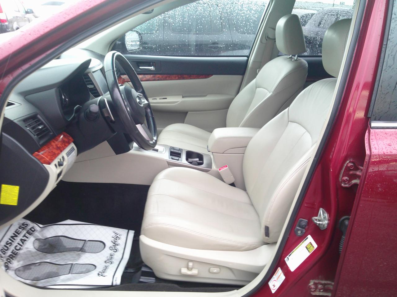 Subaru Outback 2.5i Limited 2011