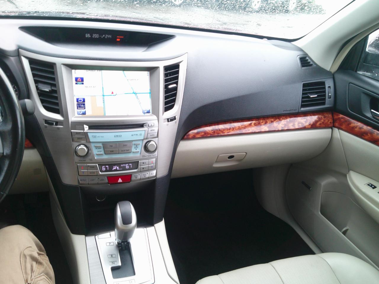 Subaru Outback 2.5i Limited 2011