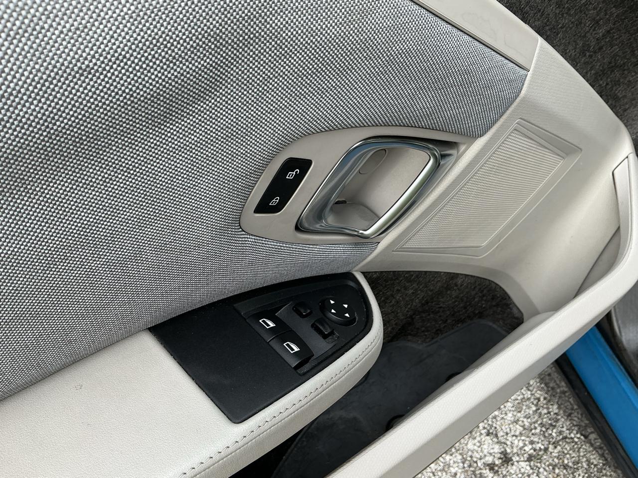 BMW i3 Base w/Range Extender 2015