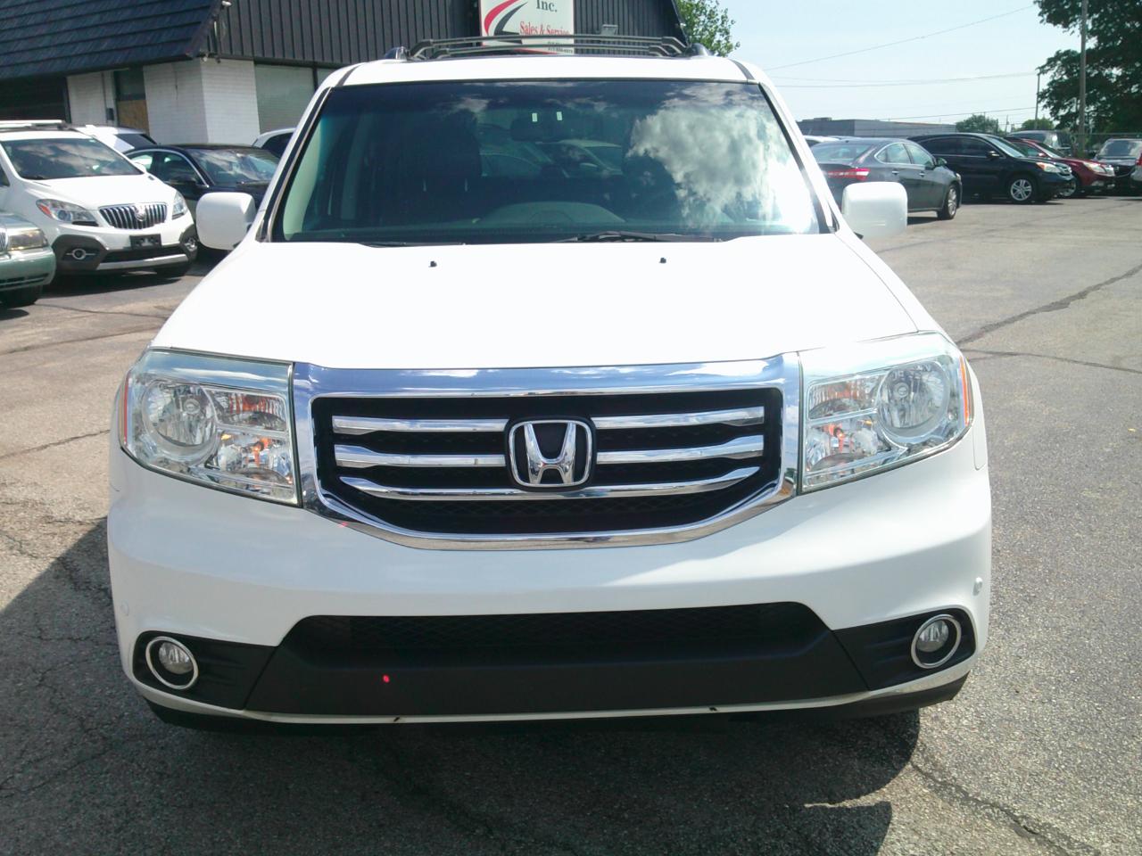 Honda Pilot Touring 4WD 5-Spd AT with DVD 2012