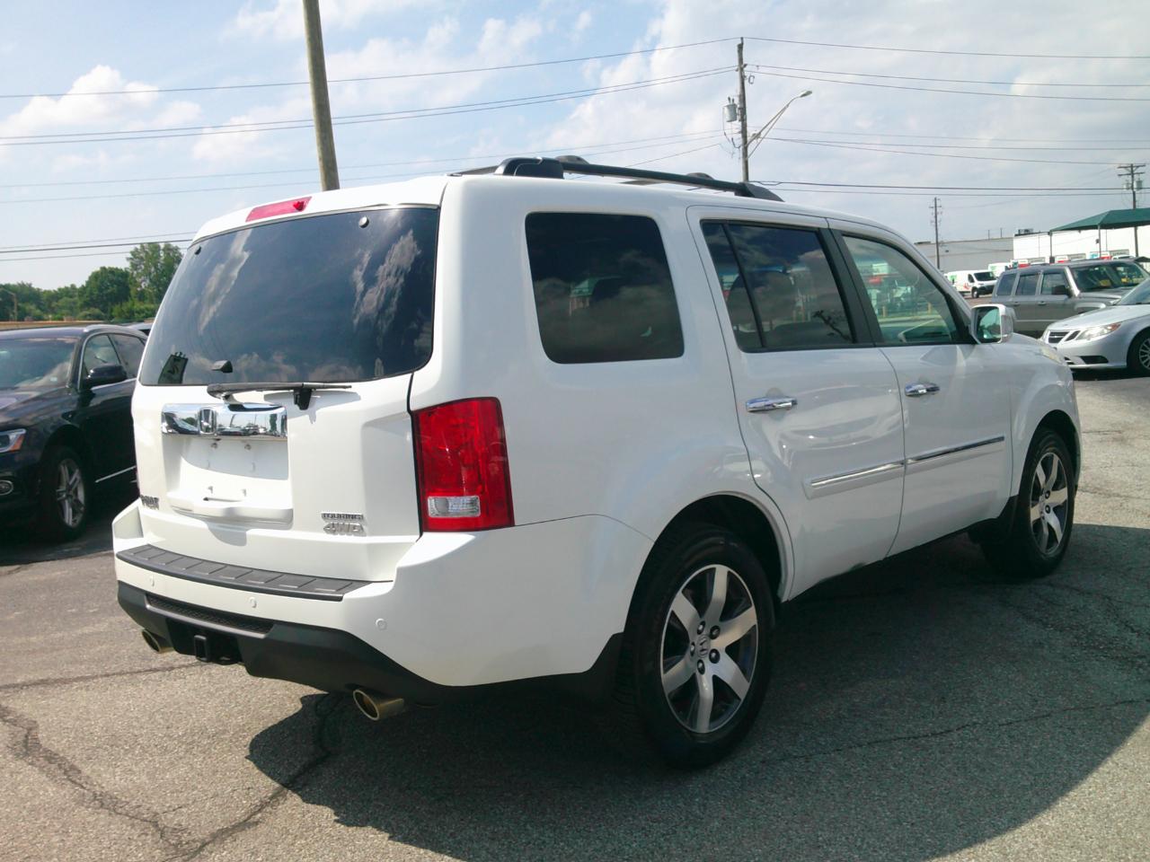 Honda Pilot Touring 4WD 5-Spd AT with DVD 2012