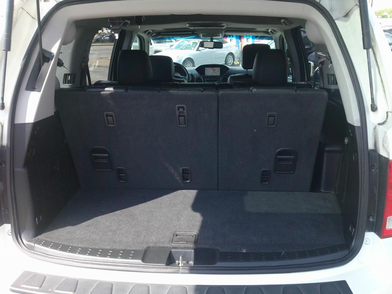Honda Pilot Touring 4WD 5-Spd AT with DVD 2012
