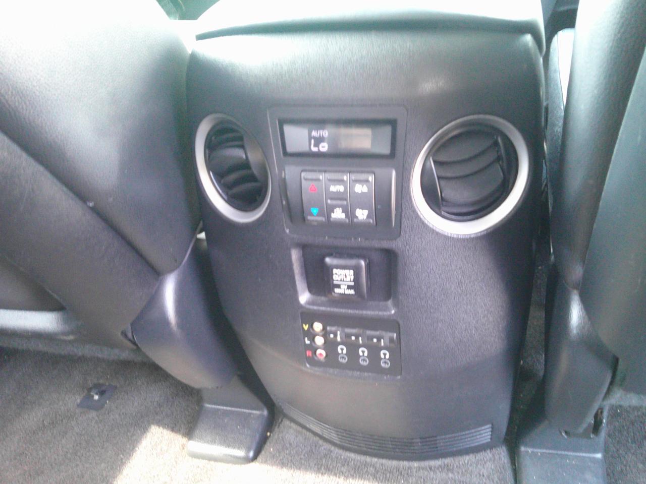 Honda Pilot Touring 4WD 5-Spd AT with DVD 2012