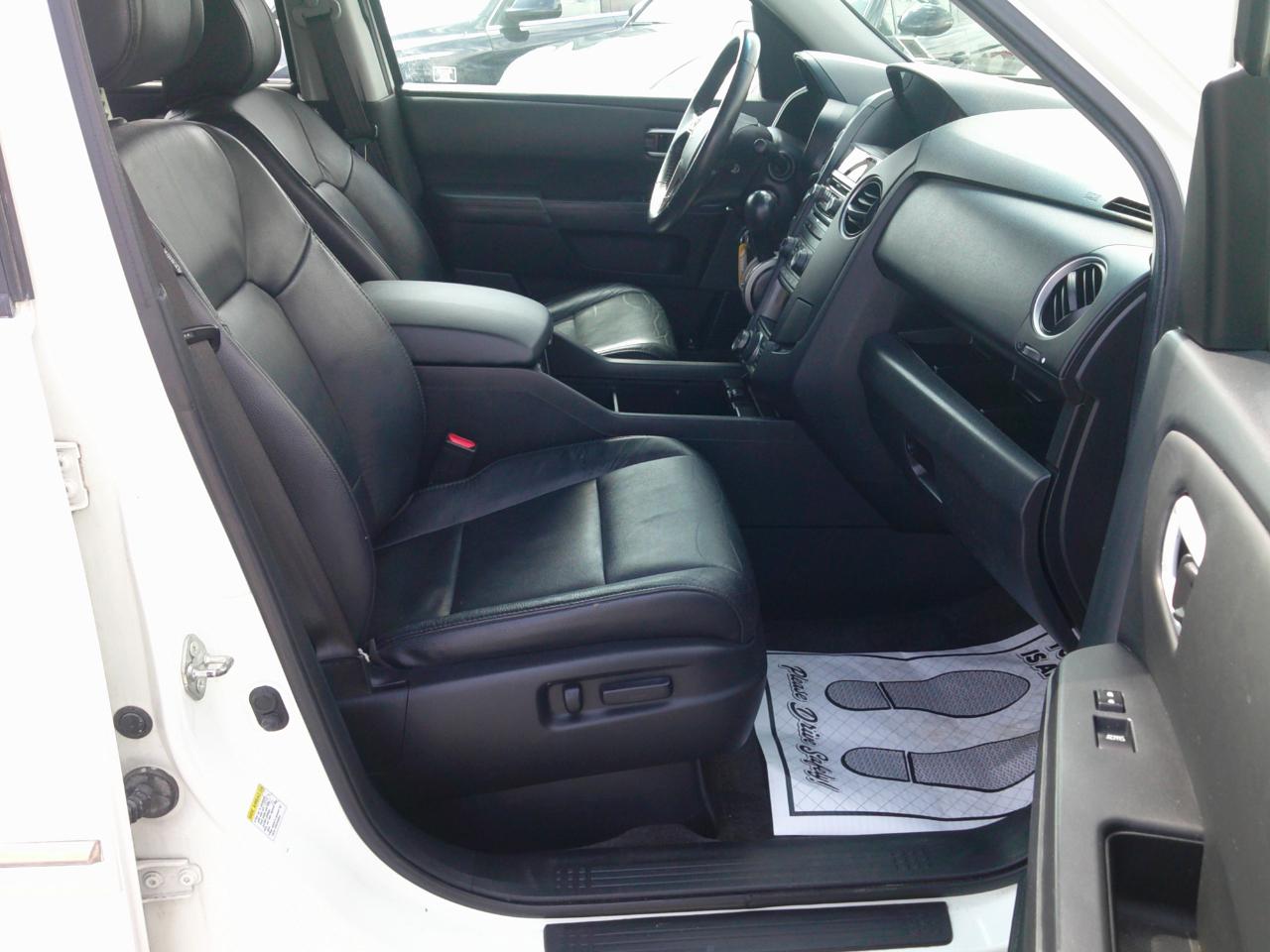 Honda Pilot Touring 4WD 5-Spd AT with DVD 2012