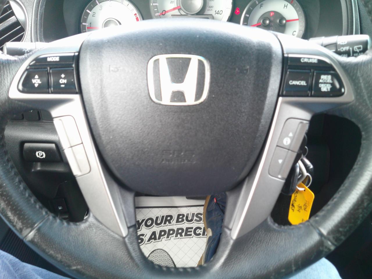 Honda Pilot Touring 4WD 5-Spd AT with DVD 2012