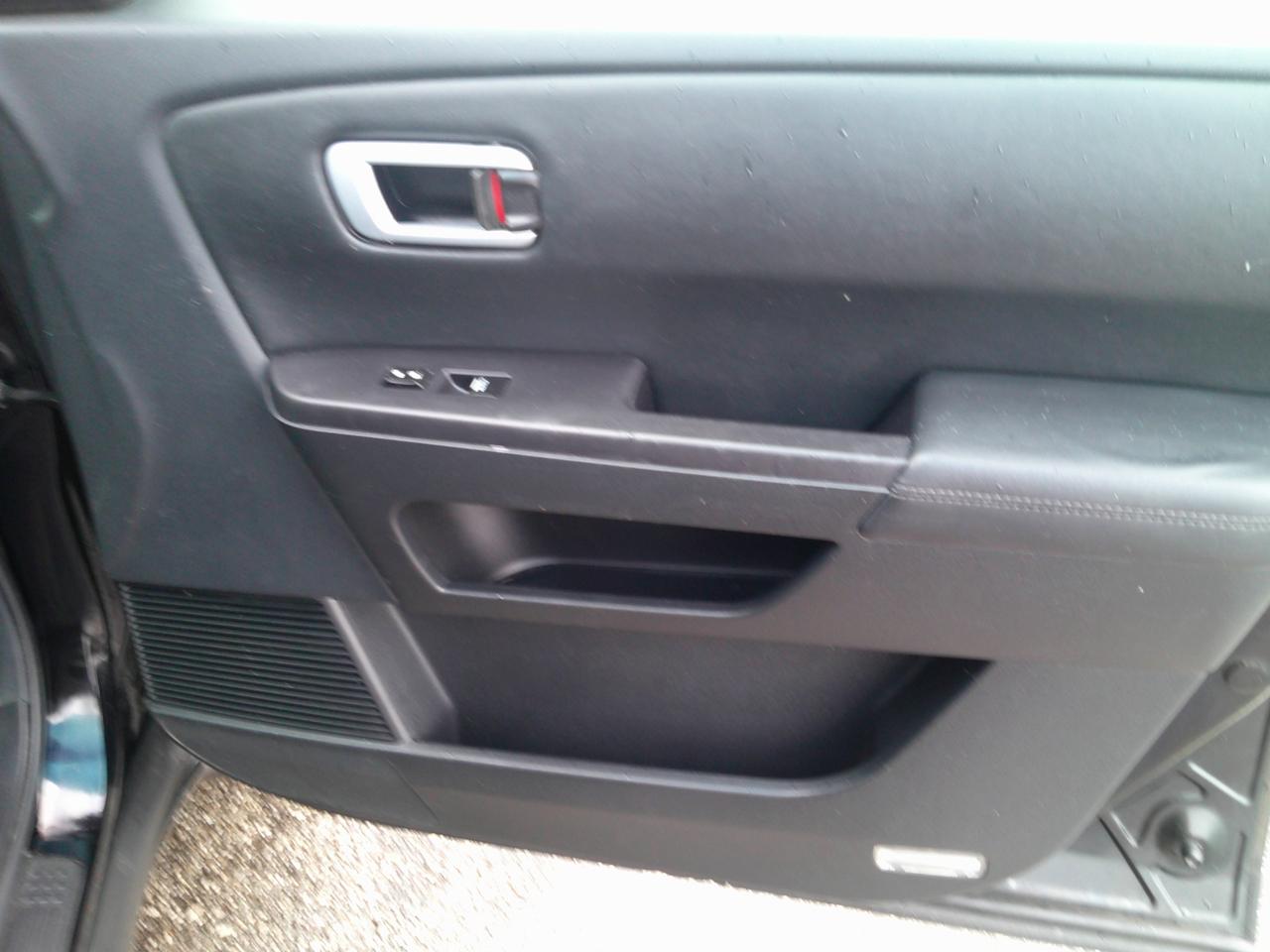 Honda Pilot Touring 4WD 5-Spd AT with DVD 2011