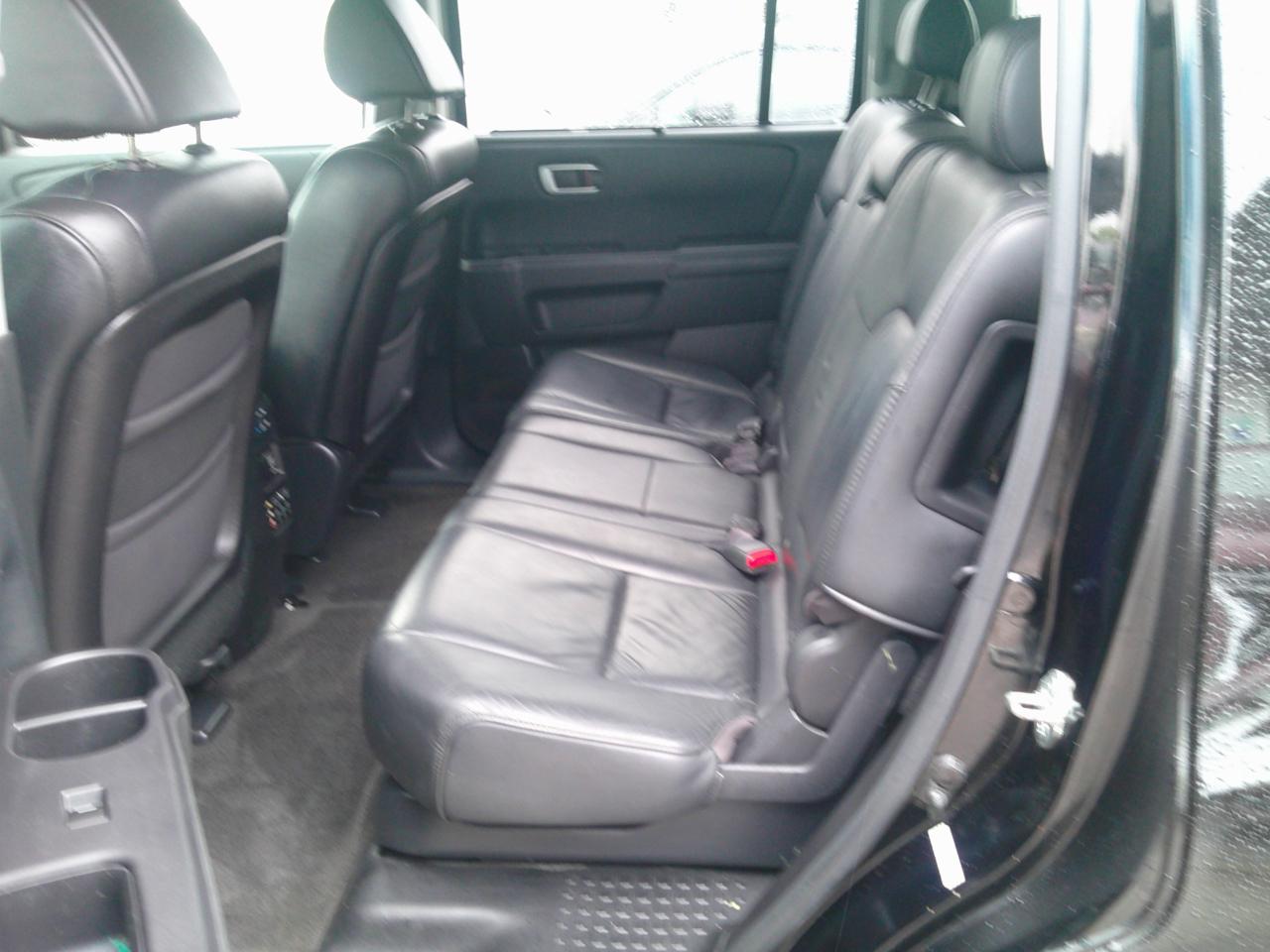 Honda Pilot Touring 4WD 5-Spd AT with DVD 2011