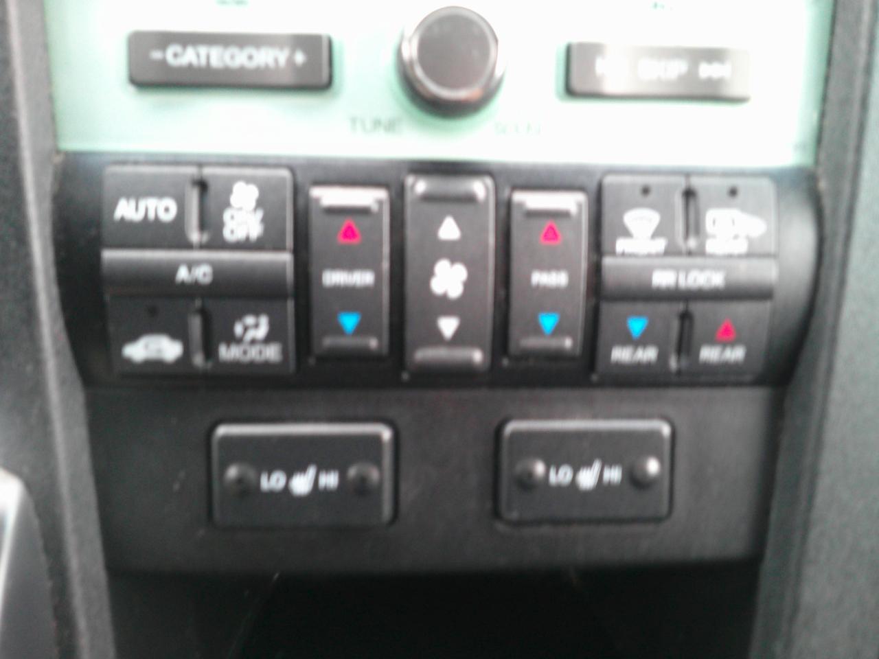 Honda Pilot Touring 4WD 5-Spd AT with DVD 2011