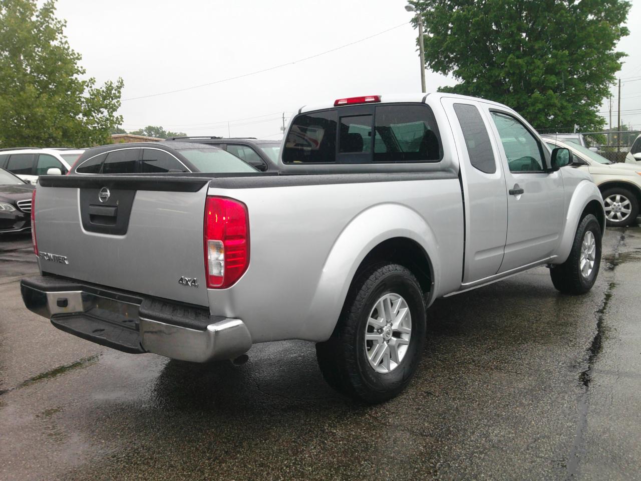 Nissan Frontier SV King Cab 5AT 4WD 2016
