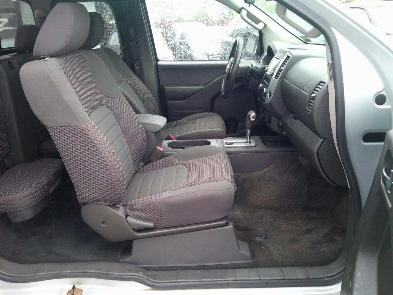 Nissan Frontier SV King Cab 5AT 4WD 2016