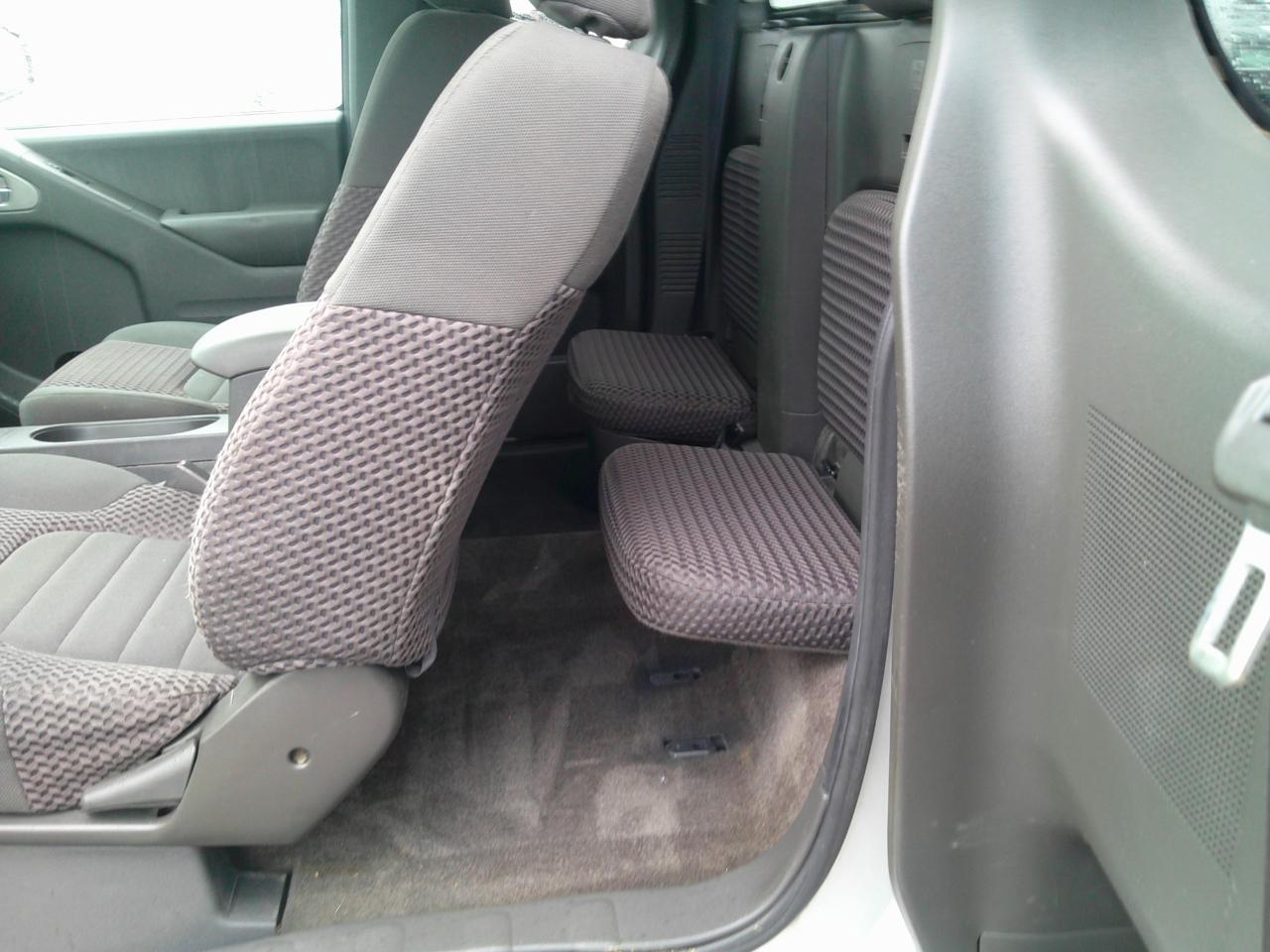 Nissan Frontier SV King Cab 5AT 4WD 2016