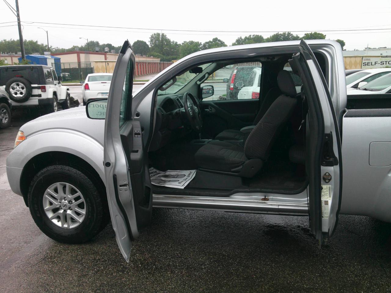 Nissan Frontier SV King Cab 5AT 4WD 2016