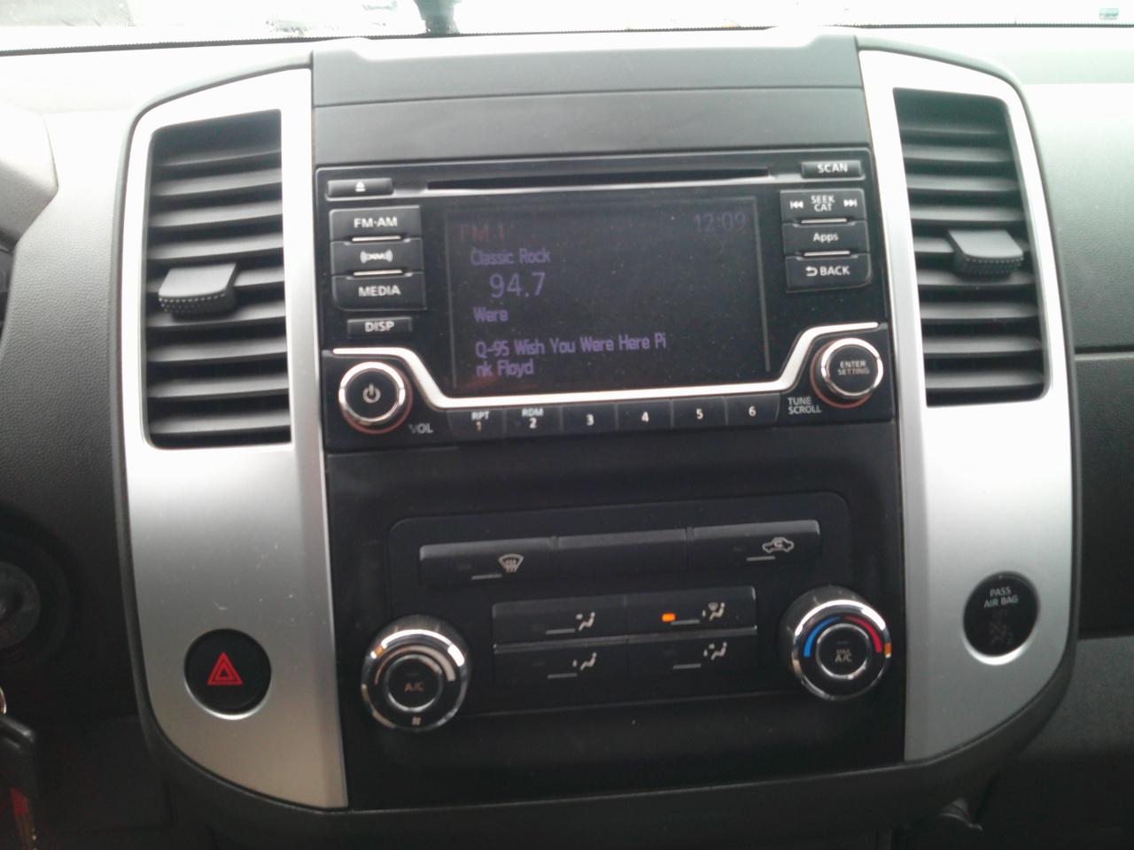 Nissan Frontier SV King Cab 5AT 4WD 2016