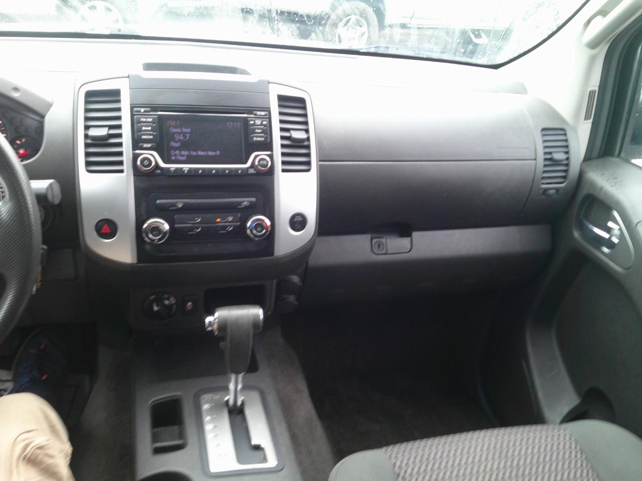 Nissan Frontier SV King Cab 5AT 4WD 2016