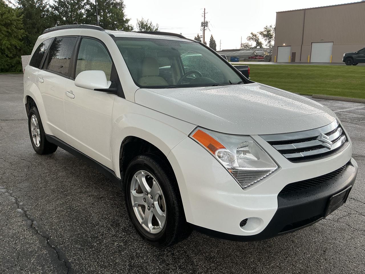 Suzuki XL-7 Base 2-Row 2WD 2008