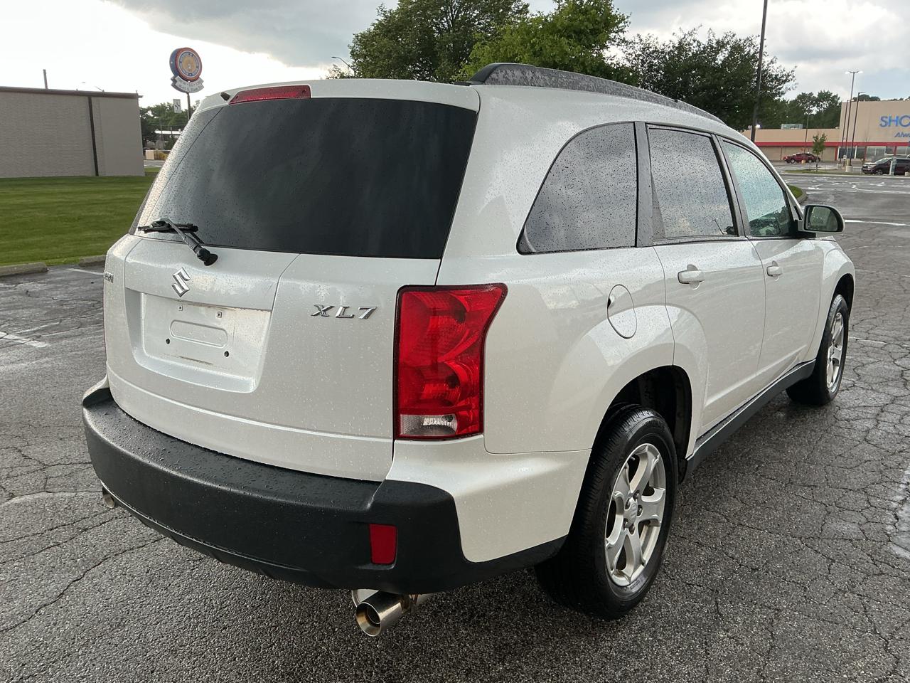 Suzuki XL-7 Base 2-Row 2WD 2008