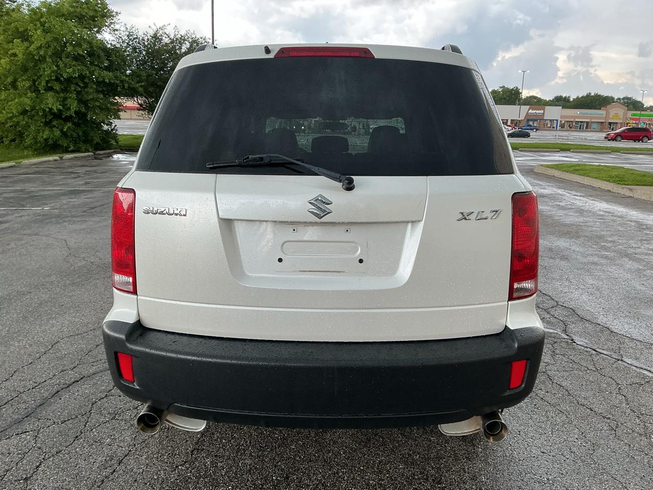 Suzuki XL-7 Base 2-Row 2WD 2008