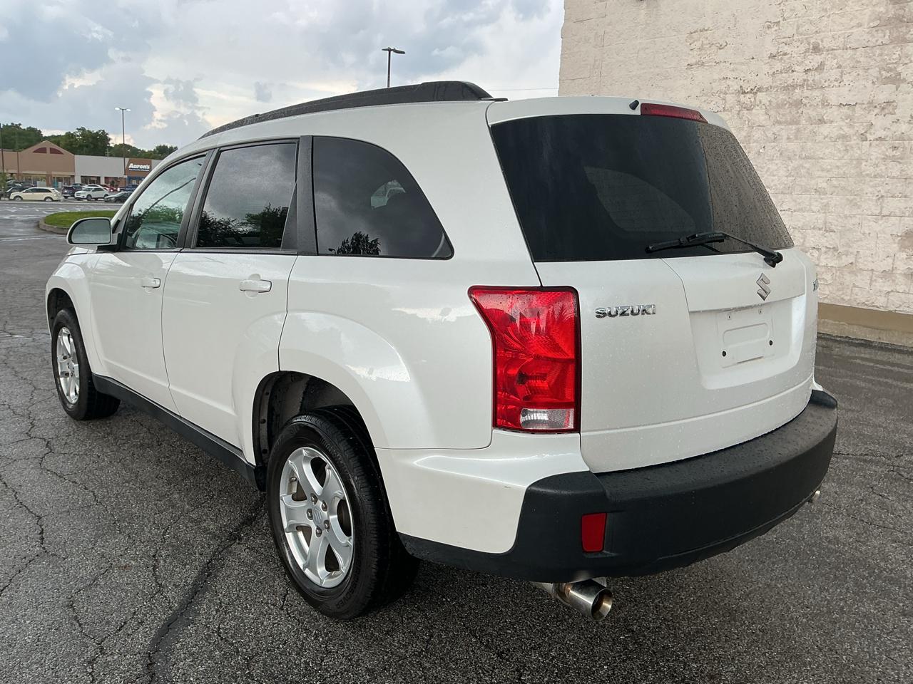 Suzuki XL-7 Base 2-Row 2WD 2008