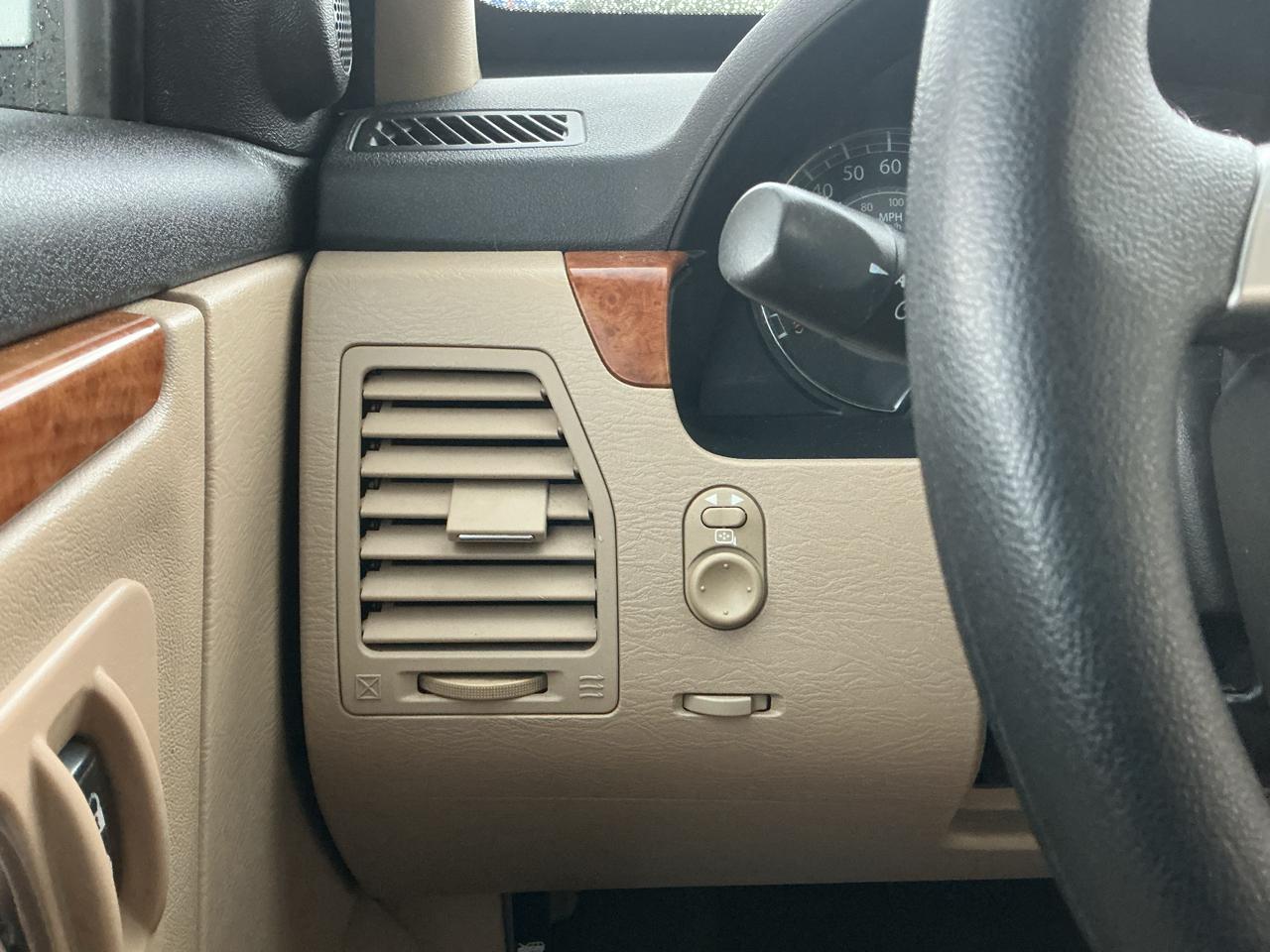 Suzuki XL-7 Base 2-Row 2WD 2008
