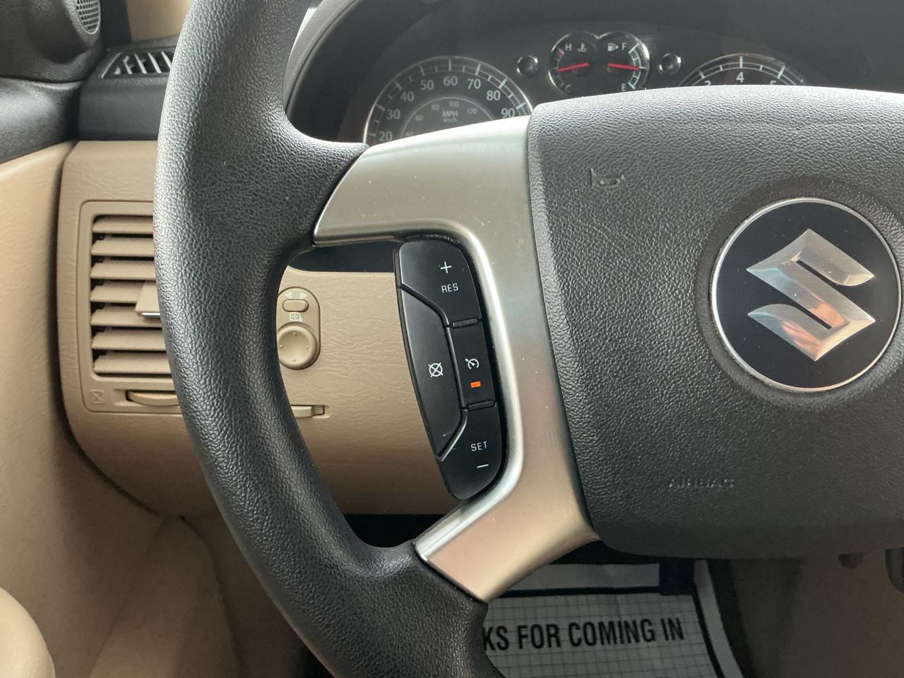 Suzuki XL-7 Base 2-Row 2WD 2008