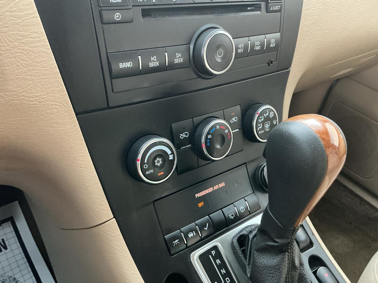 Suzuki XL-7 Base 2-Row 2WD 2008