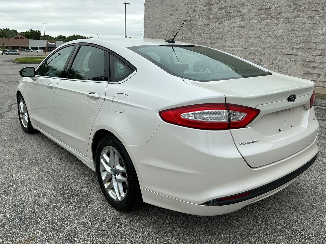Ford Fusion SE 2013