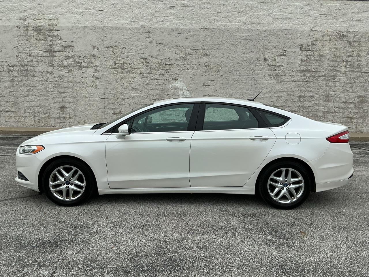 Ford Fusion SE 2013