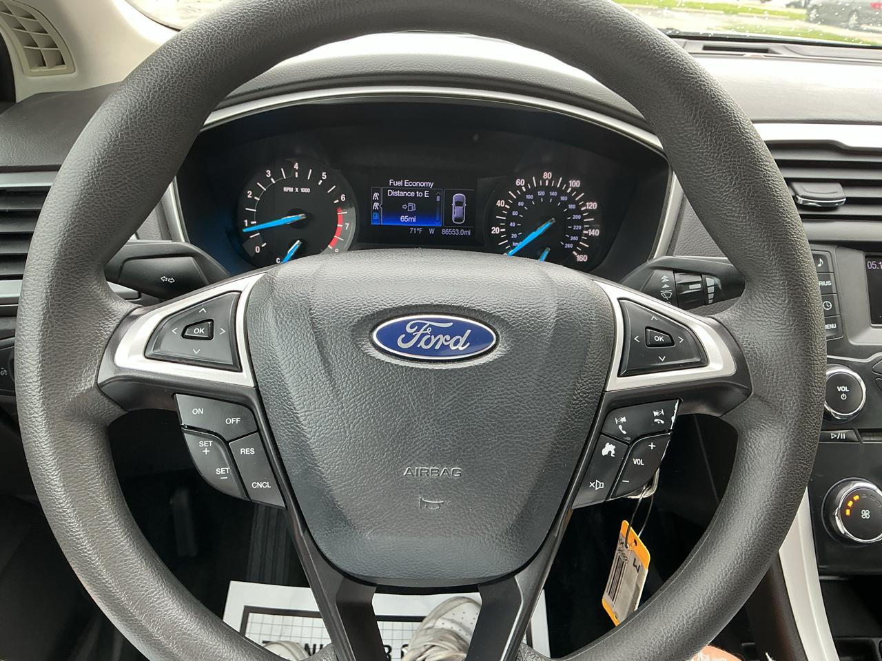 Ford Fusion SE 2013
