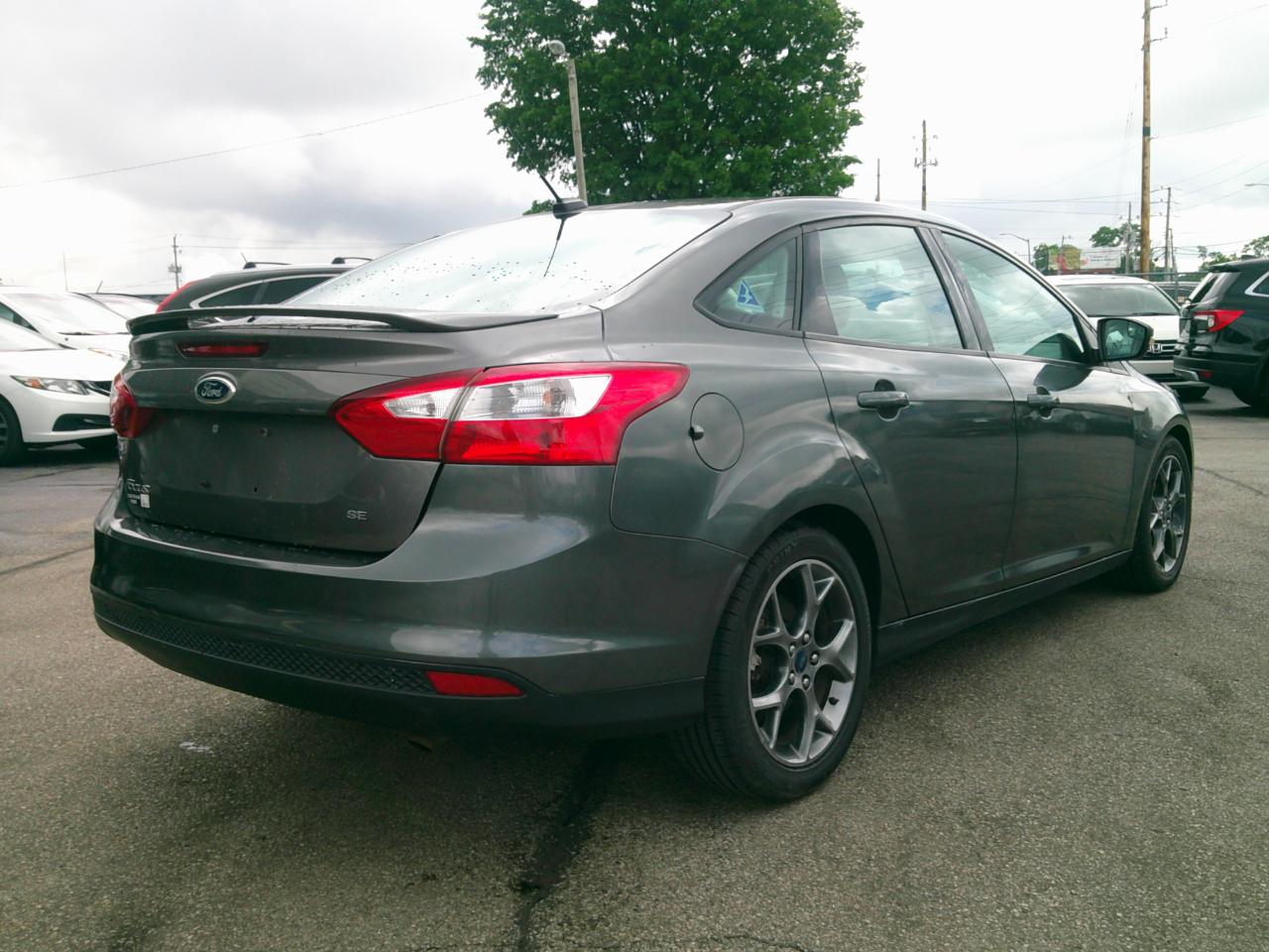 Ford Focus SE Sedan 2014
