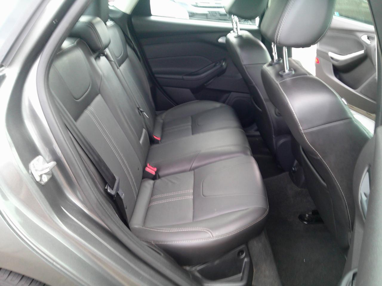 Ford Focus SE Sedan 2014