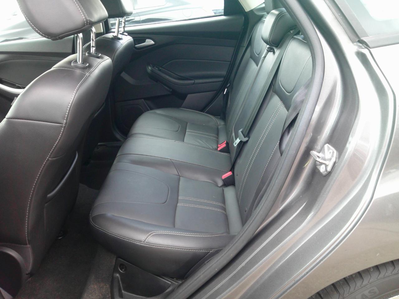 Ford Focus SE Sedan 2014