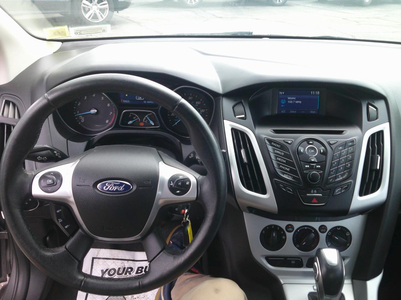 Ford Focus SE Sedan 2014
