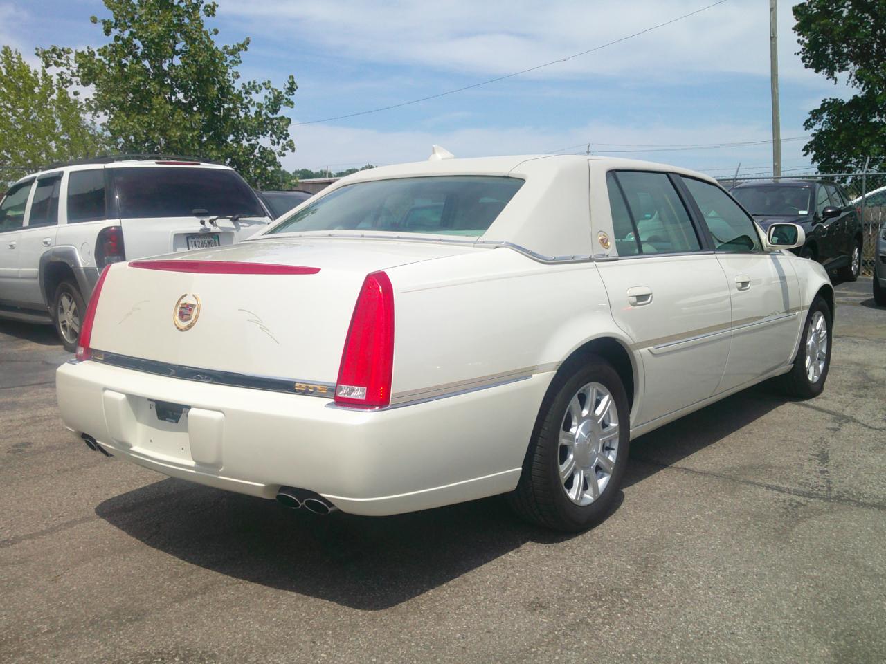 Cadillac DTS V8 2010