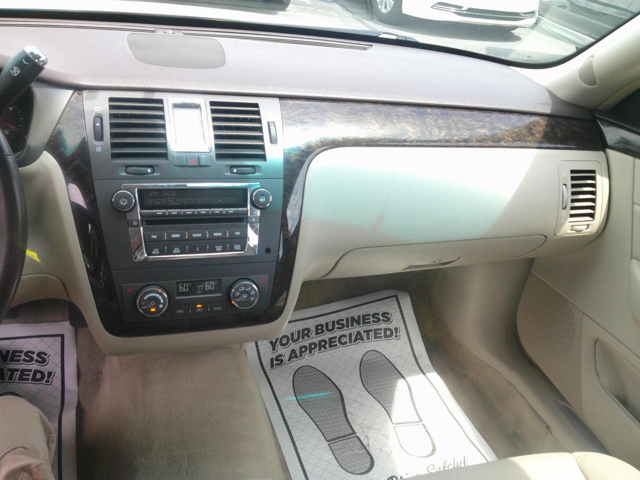 Cadillac DTS V8 2010