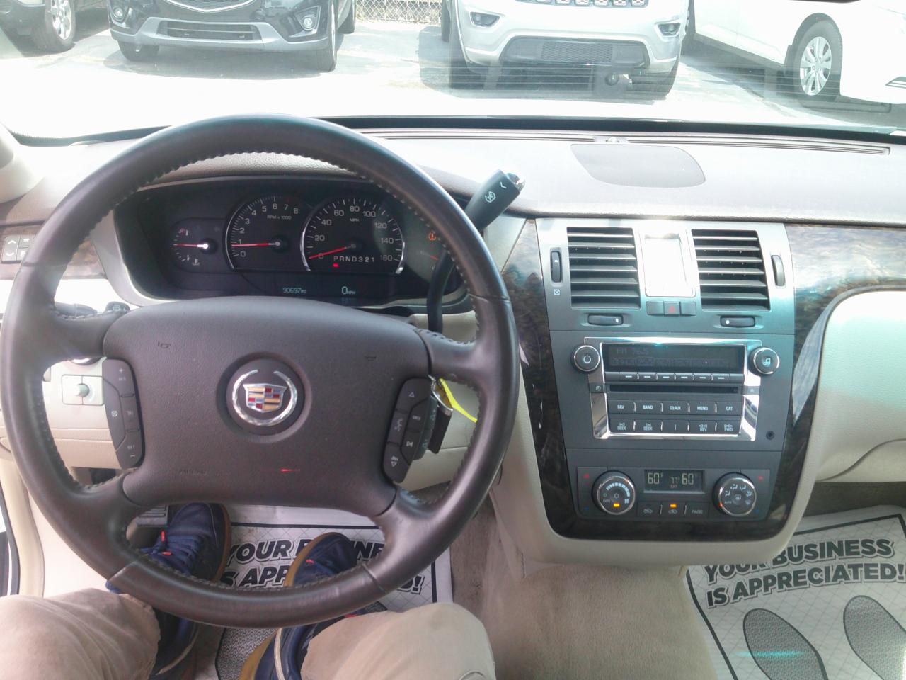 Cadillac DTS V8 2010