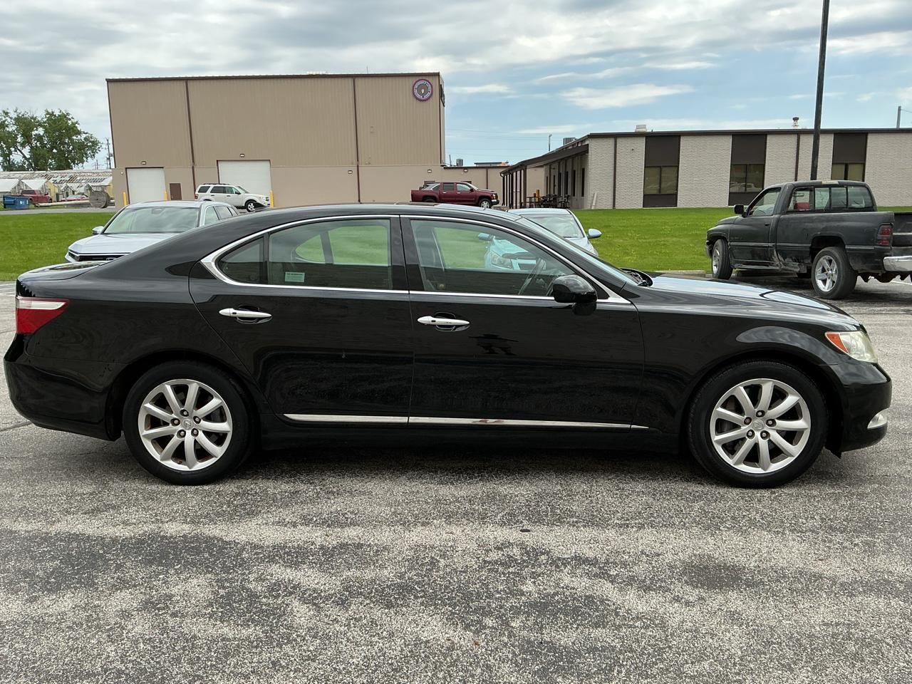 Lexus LS 460 Luxury Sedan AWD 2009