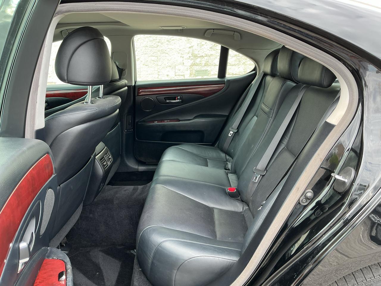 Lexus LS 460 Luxury Sedan AWD 2009