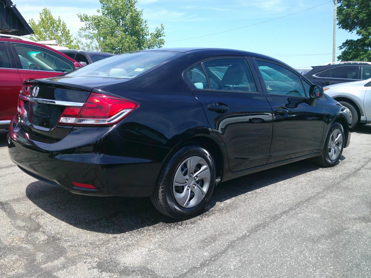 Honda Civic LX Sedan 5-Speed AT 2013