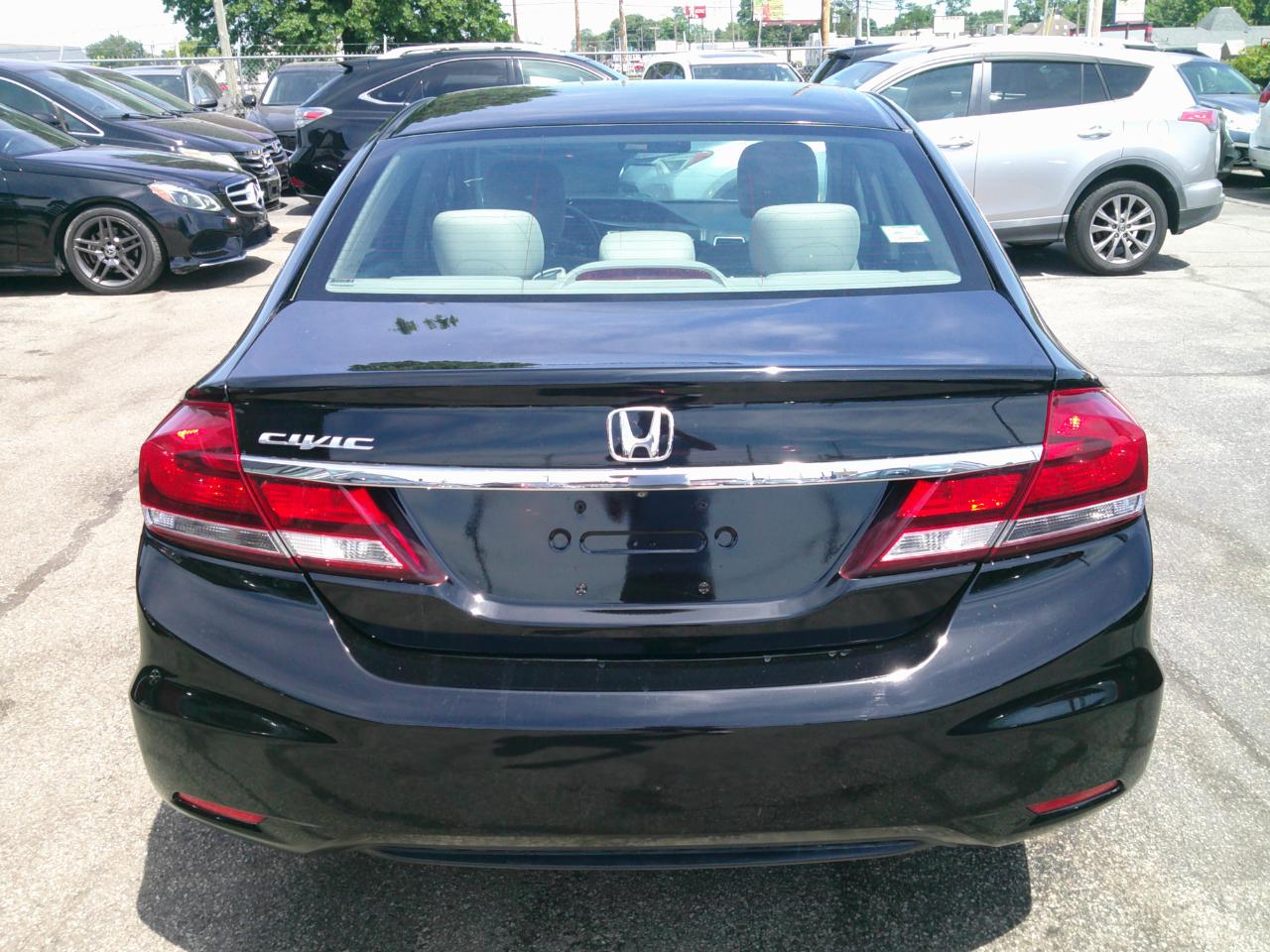 Honda Civic LX Sedan 5-Speed AT 2013