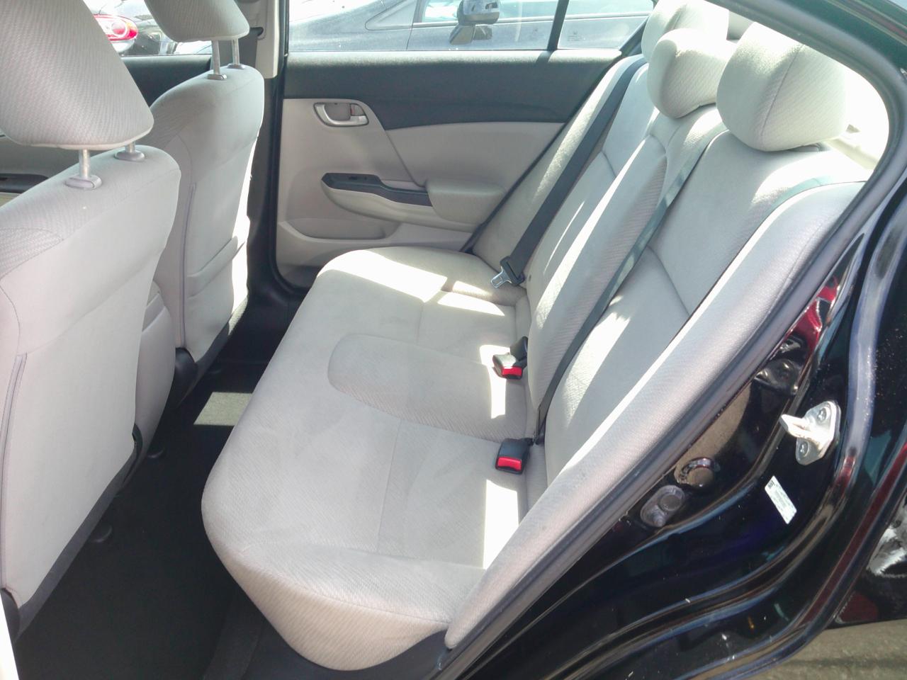 Honda Civic LX Sedan 5-Speed AT 2013
