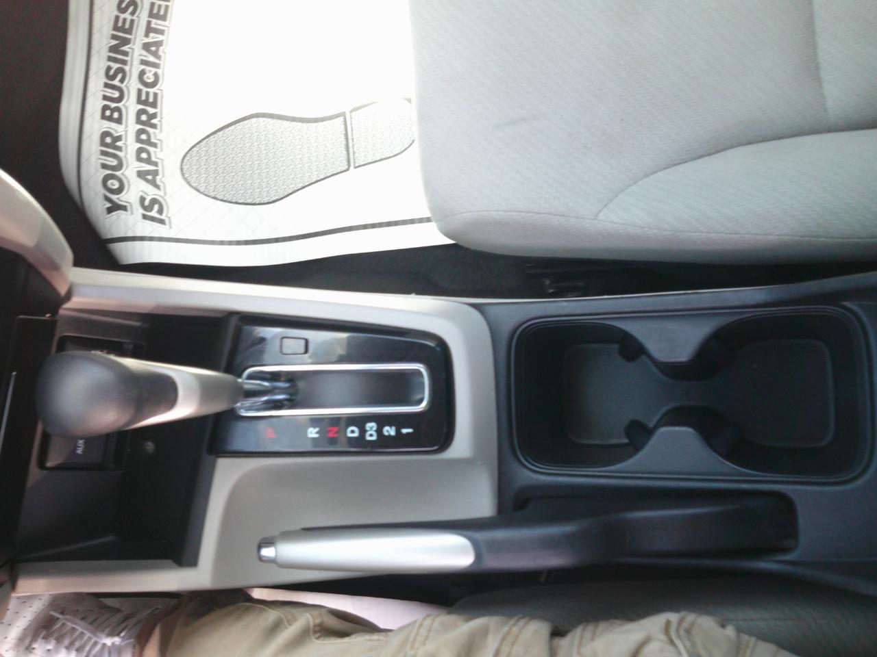Honda Civic LX Sedan 5-Speed AT 2013