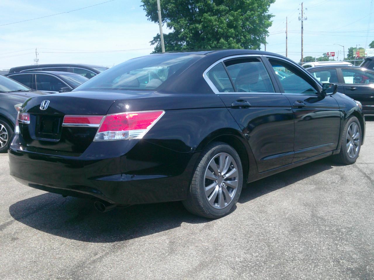 Honda Accord EX Sedan AT 2012