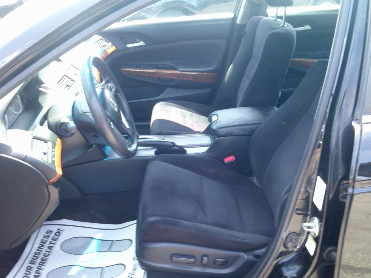Honda Accord EX Sedan AT 2012